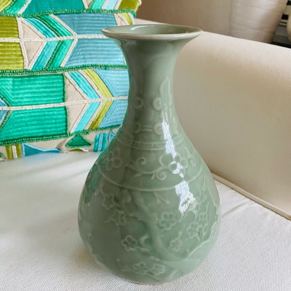 VTG Celadon Jade Green Pottery East Asian Vase Cherry Blossom Sakura Flowers 8”